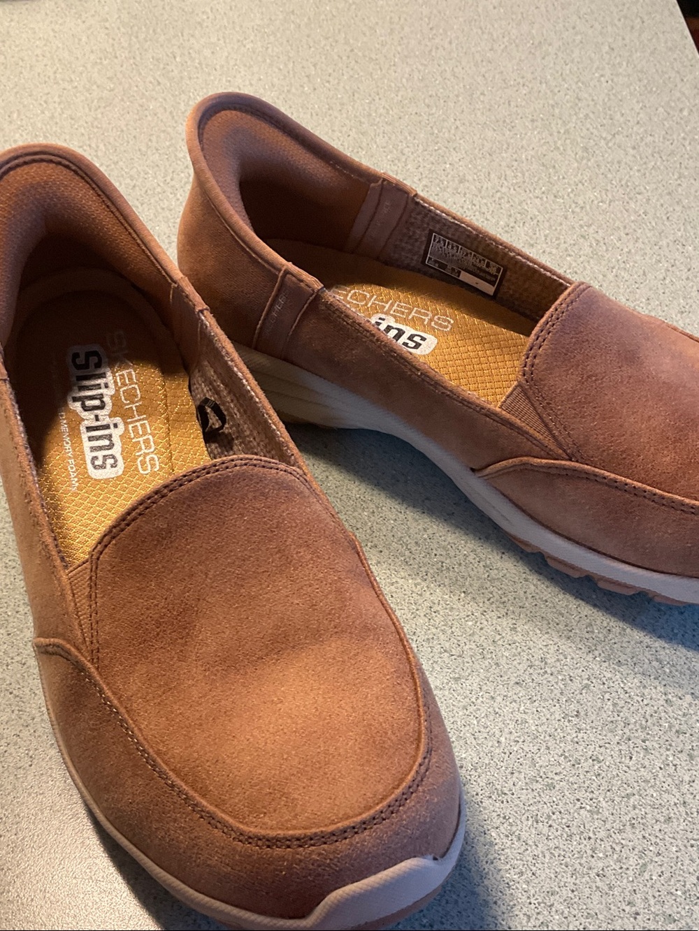 Skechers Slip-On Suede Loafers in Chestnut